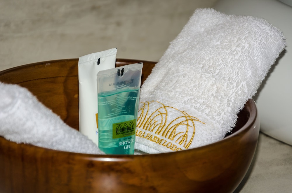Emburara Farm Lodge 16/50