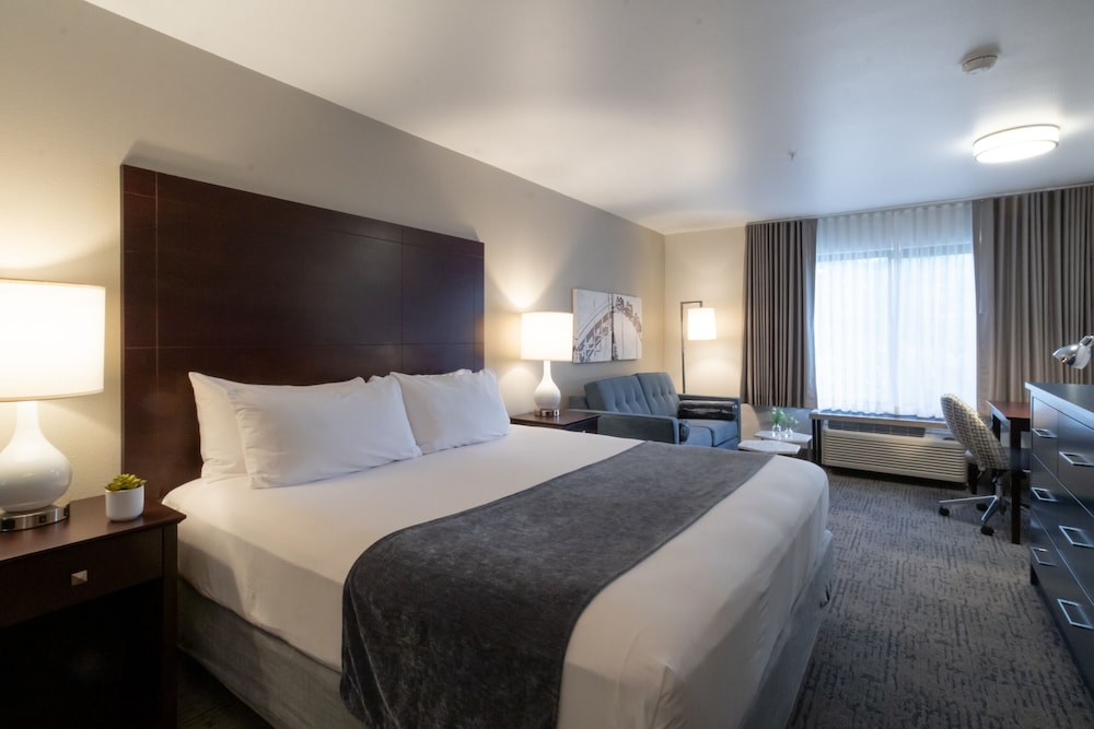 Oxford Suites Portland - Jantzen Beach 18/53