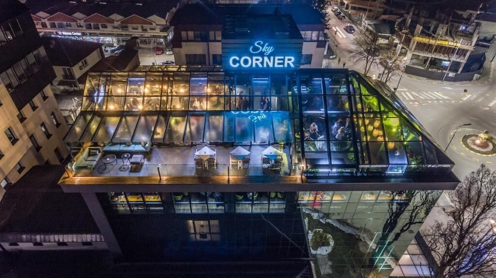 Sky Corner Hotel 3/32