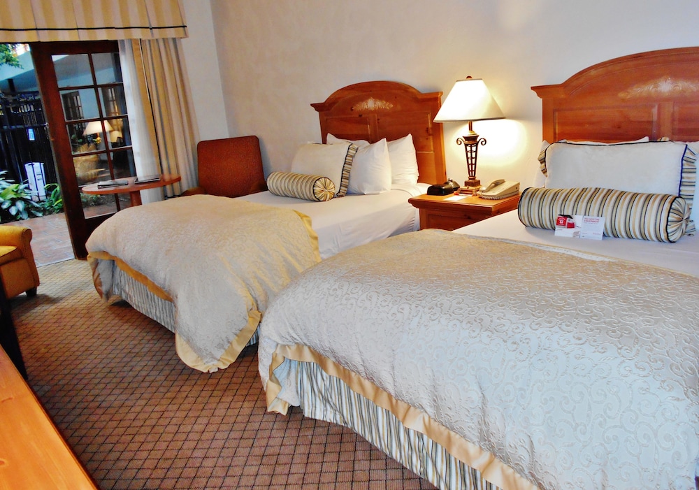 Ramada by Wyndham Las Cruces Hotel & Conference Center 27/37