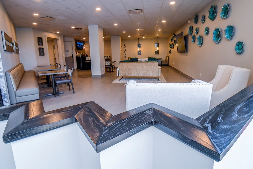 Euro Suites Hotel 5/52