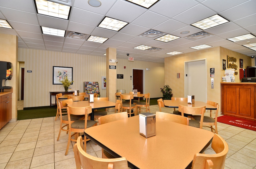 Econo Lodge Valdosta Mall Area 26/33