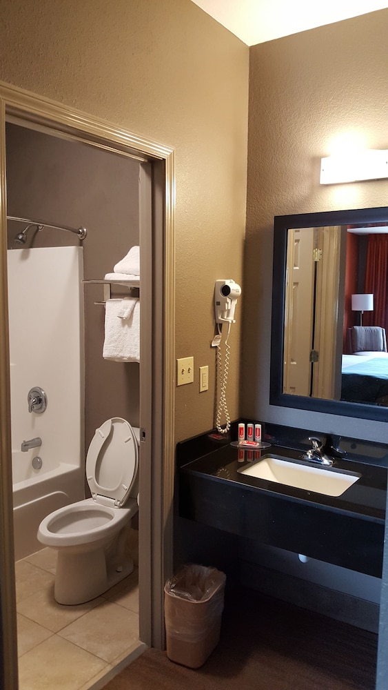 Econo Lodge Forrest City I-40 20/43