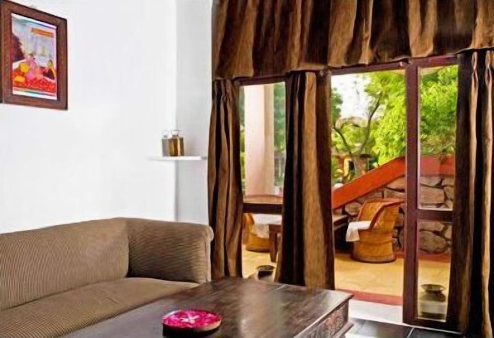 MANDORE GUEST HOUSE A LEAFY HERITAGE RESORT 25/35