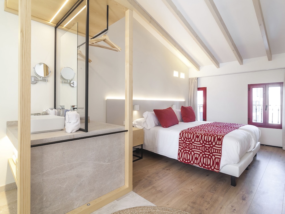 Fil Suites Turismo de Interior 8/31