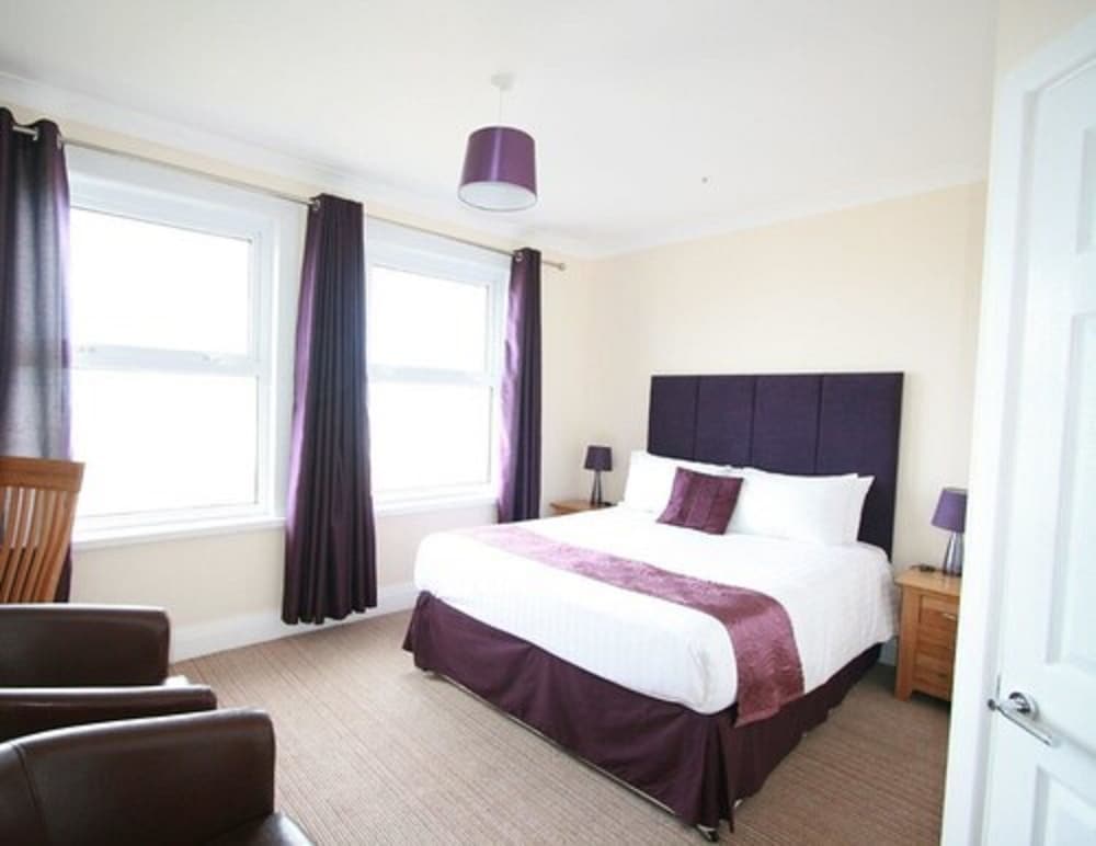 Pentire Hotel 10/63