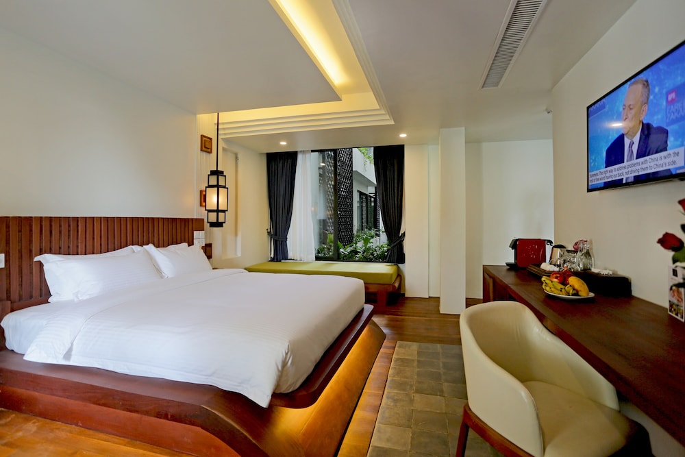 SUITE, BALCONY