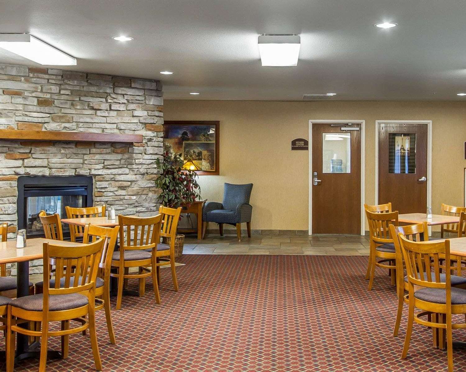 Quality Inn Suites Fort Madison Near Hwy 61 15/21