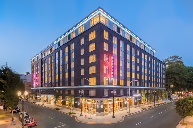 Hampton Inn and Suites by Hilton Portland-Pearl District