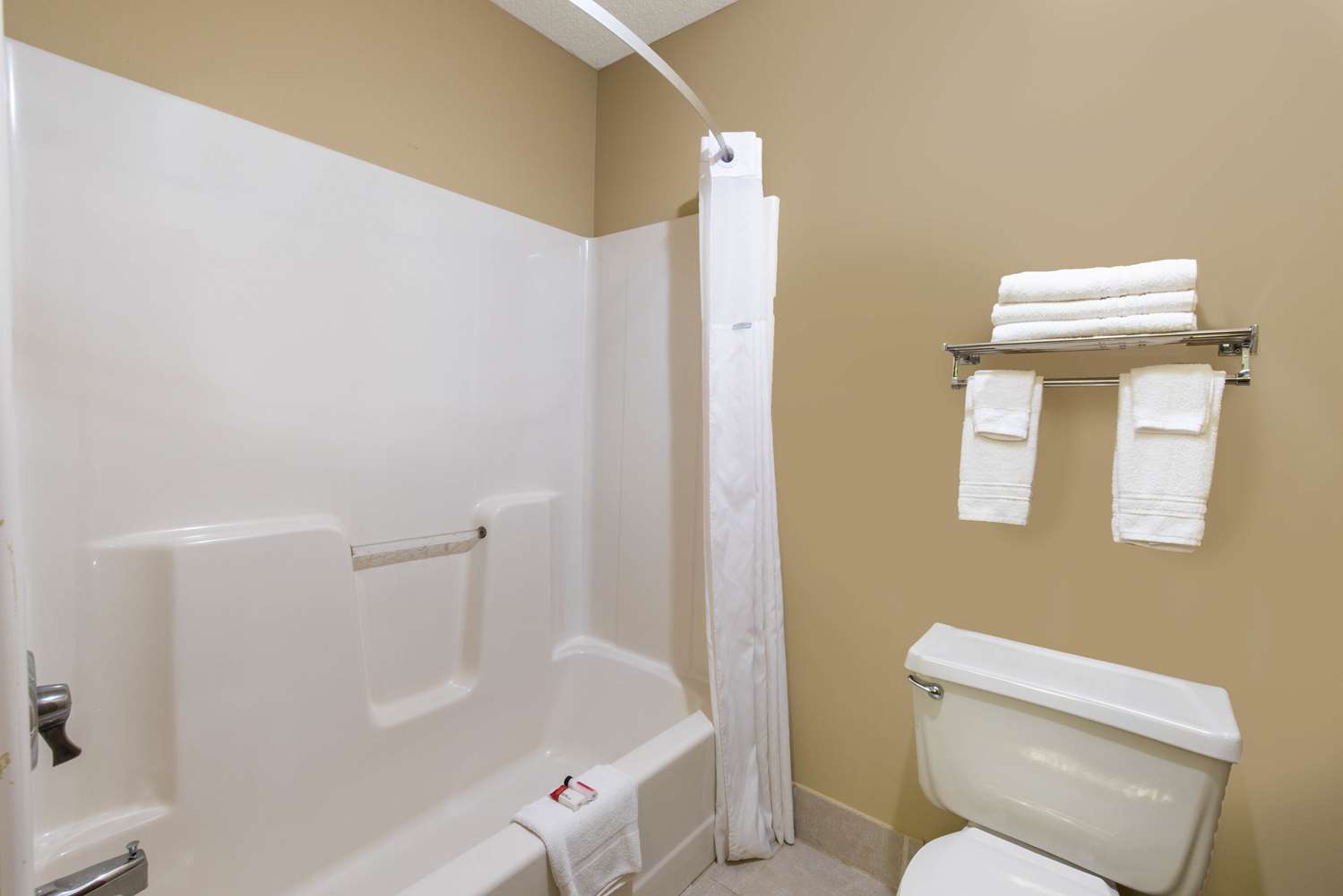Days Inn by Wyndham Mitchell SD 36/36
