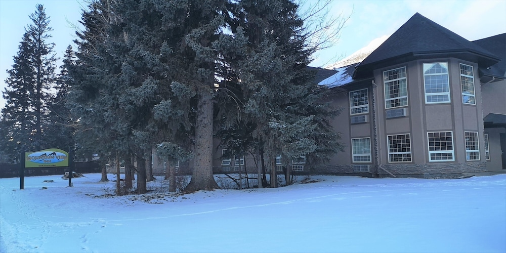 Mountain View Inn 60/62