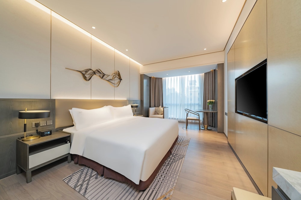 Premium, King Bed, West Wing