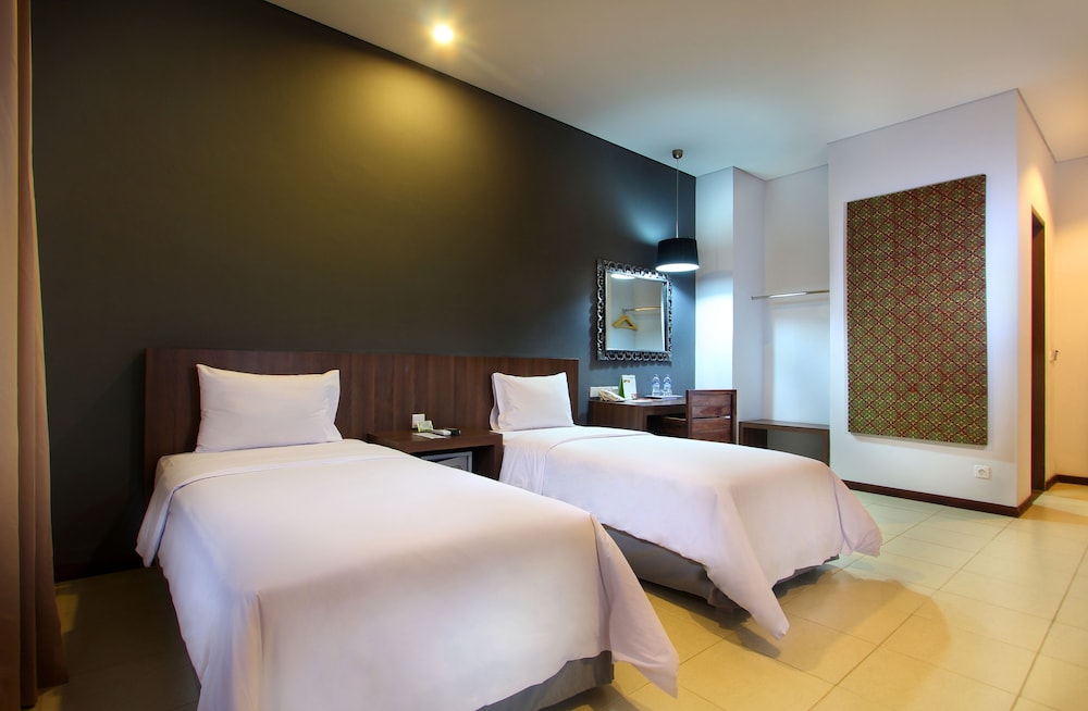 Praja Hotel 6/15