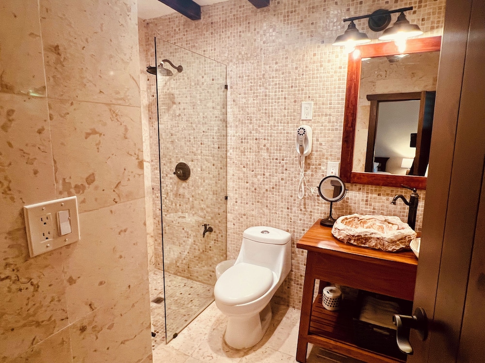 Flamingo Boutique Hotel 65/68