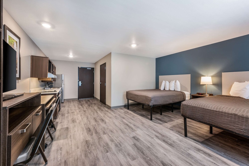 WoodSpring Suites Linden 11/23