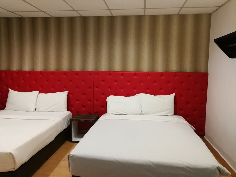Suntec Hotel 8/50