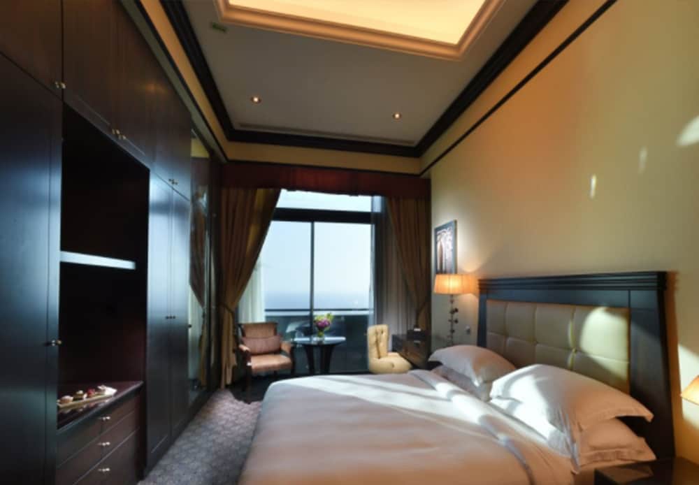 Royal, Suite, Twin Beds, 2 King Beds