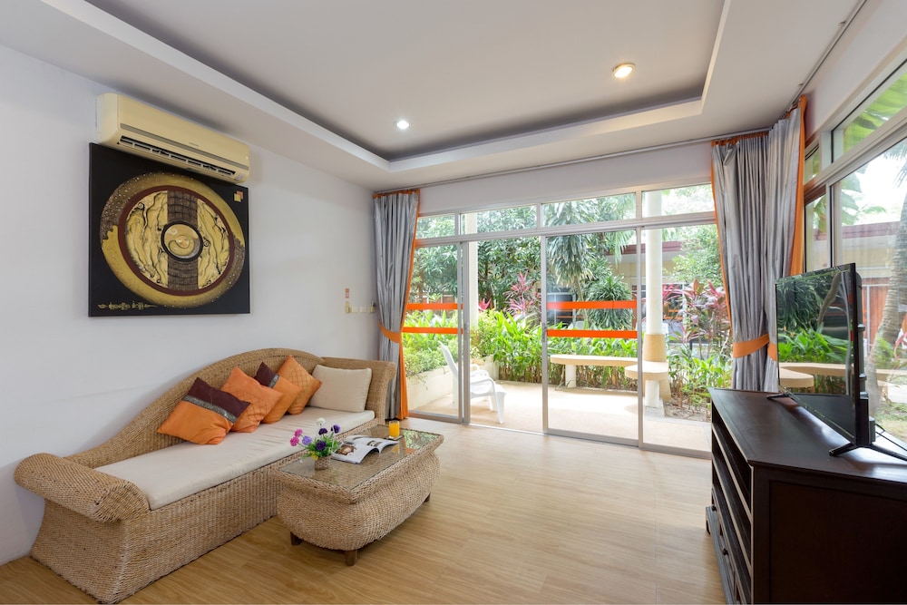 Phuket Sea Resort 26/50