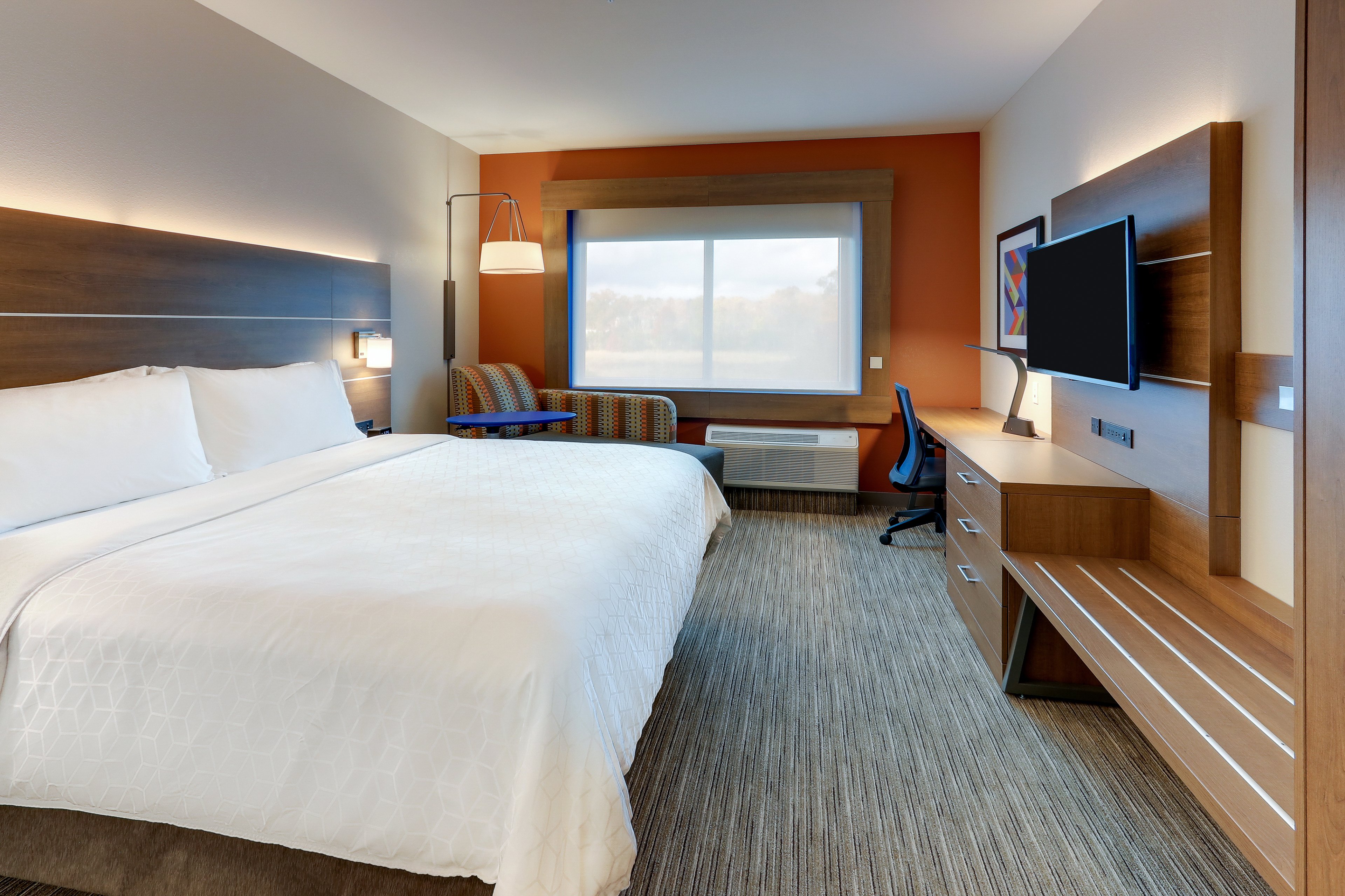 Holiday Inn Express Suites Middletown Goshen 27/71