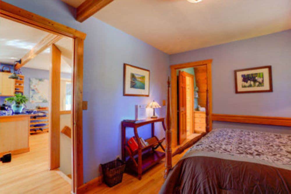 Moss Mountain Inn 16/28