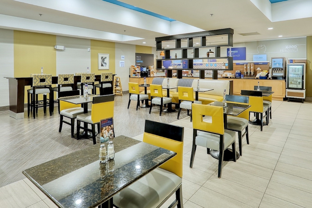 Holiday Inn Express Hotel And Suites Batavia Darien Lake 44/54