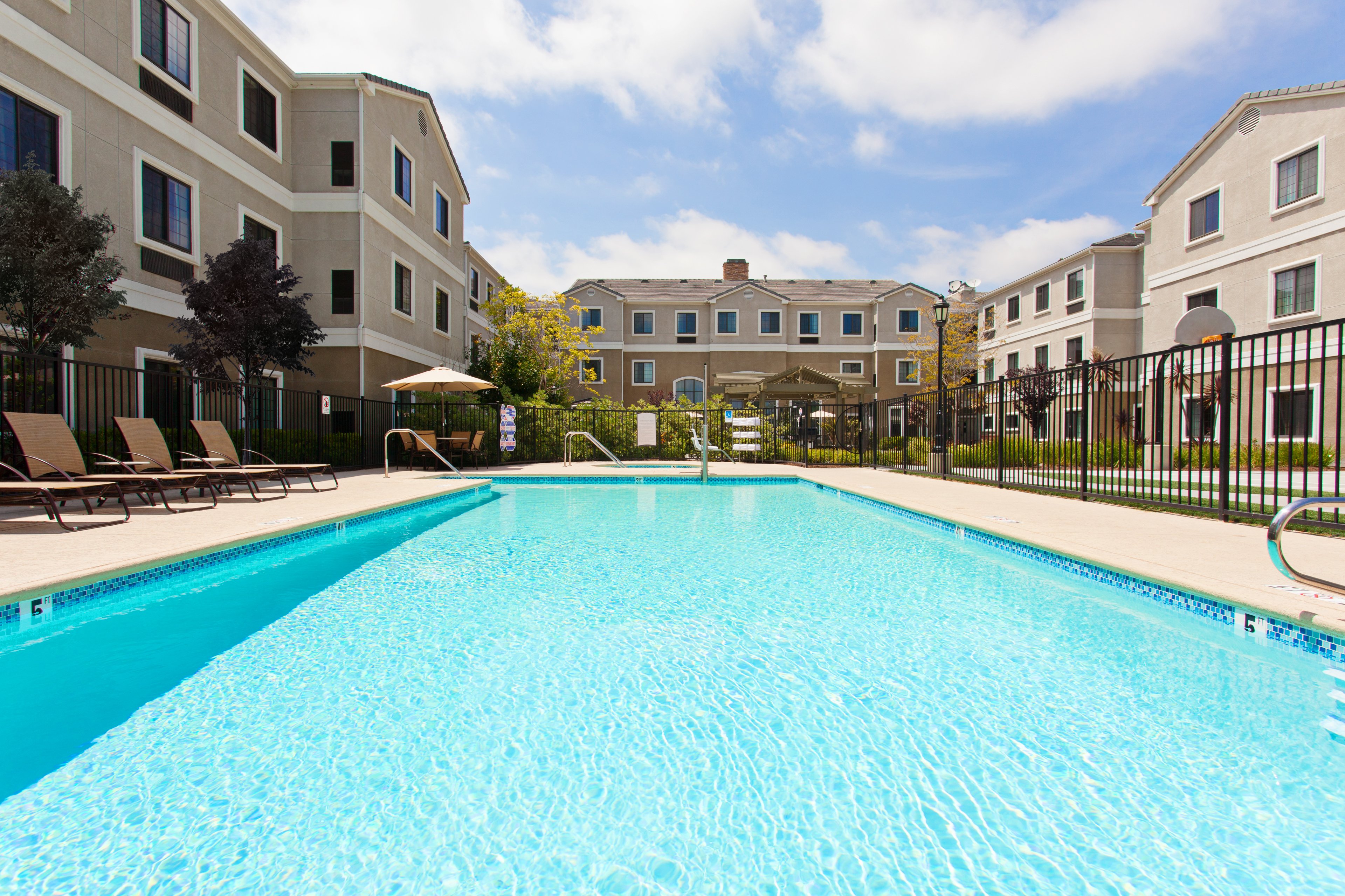 Staybridge Suites Irvine East/Lake Forest 70/72