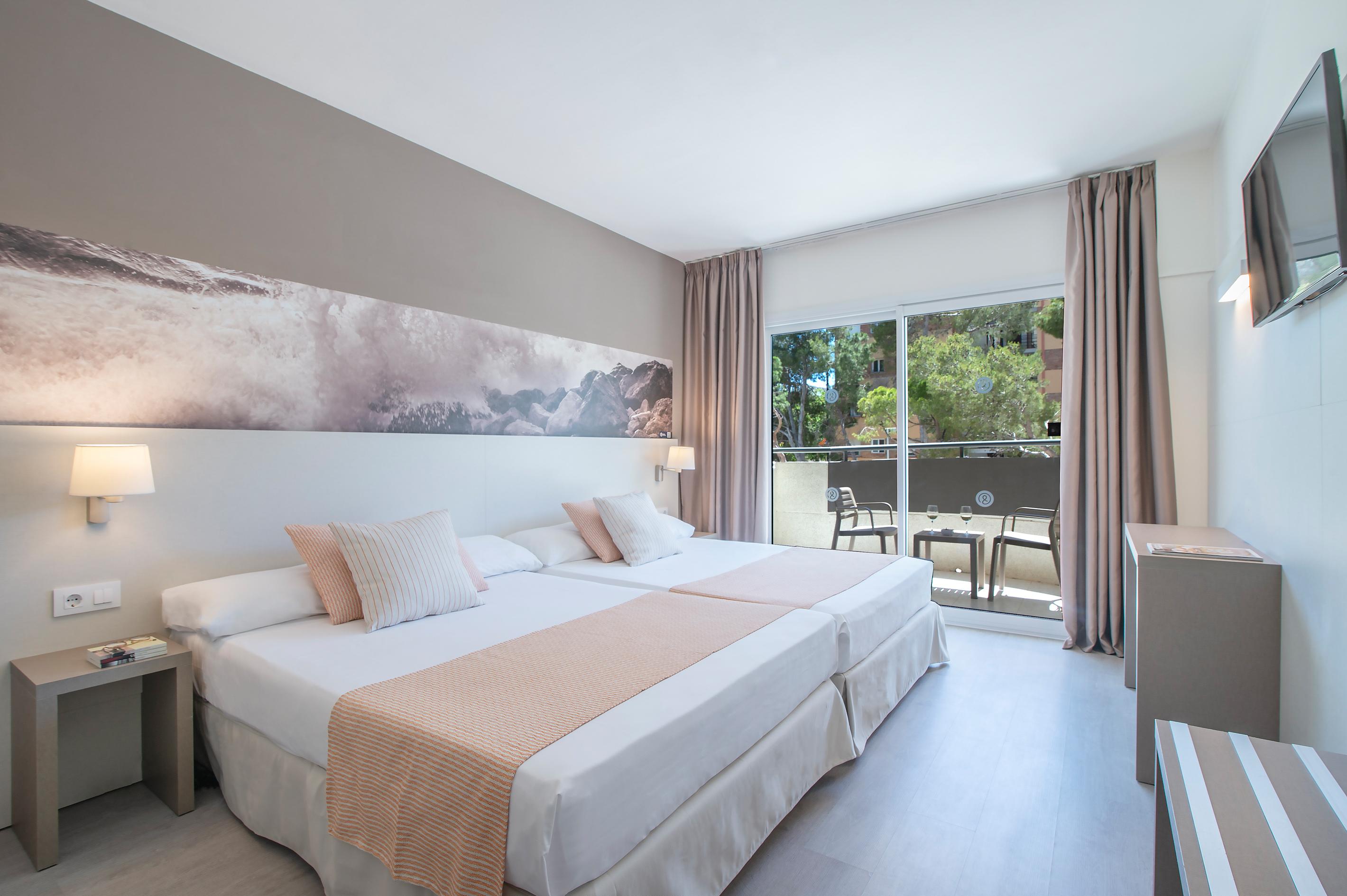 Standard, Double Bed, Balcony or Terrace