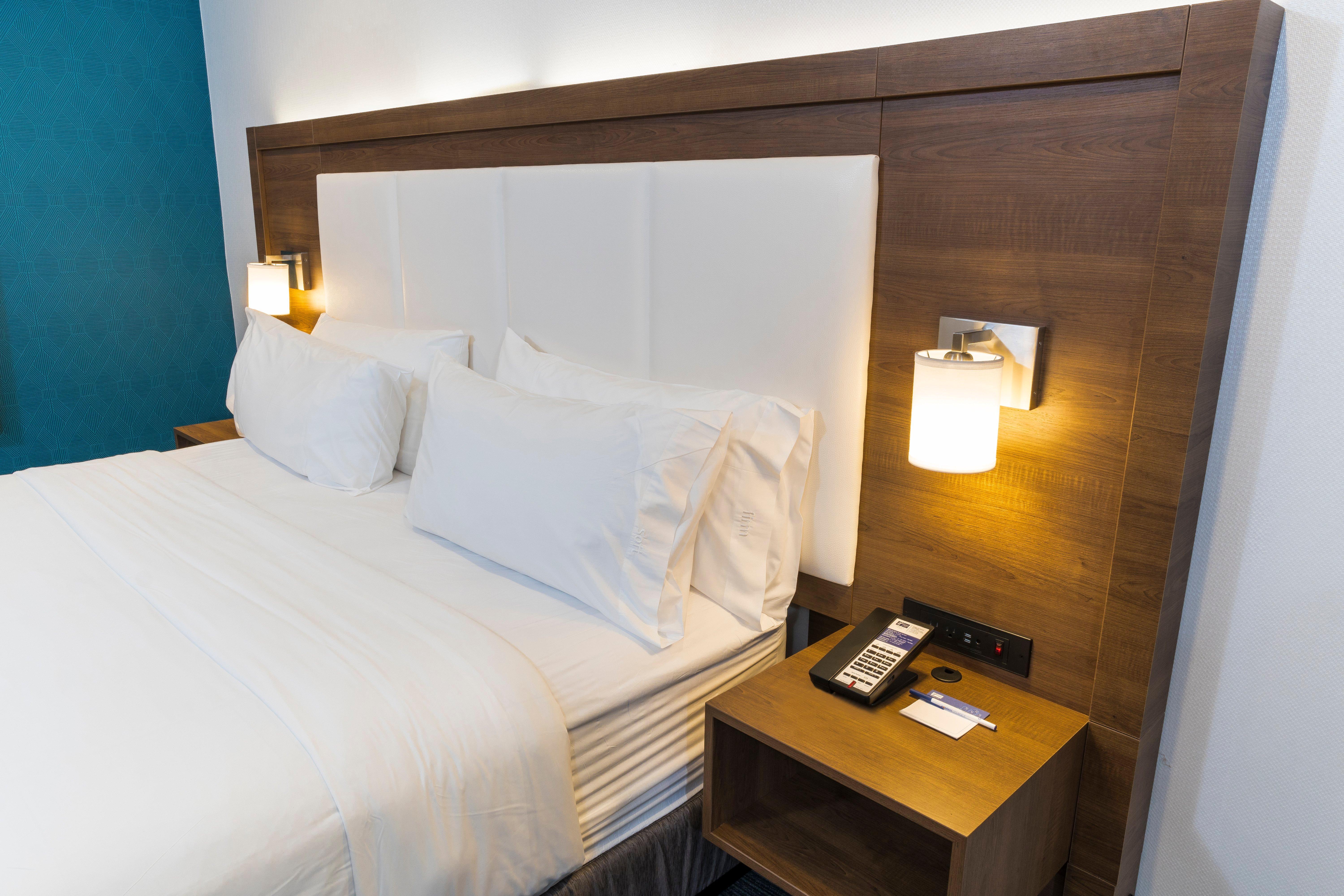 غرفة بسرير كينج، Holiday Inn Express Hollywood Walk of Fame An Ihg Hotel 7/7