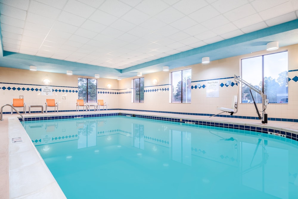 Holiday Inn Express Hotel & Suites Tappahannock 4/44