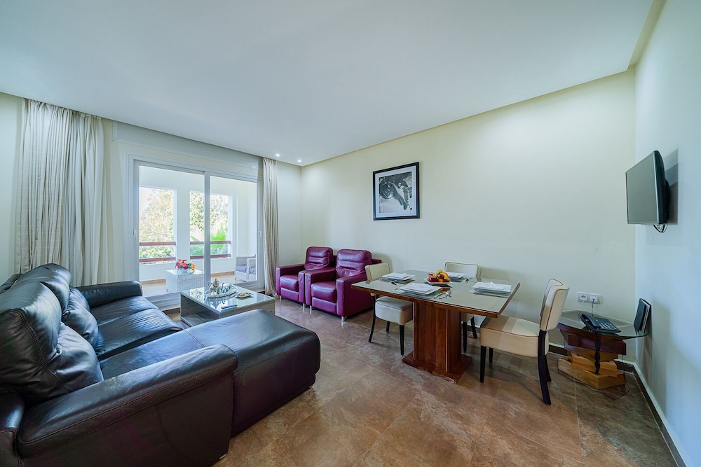 Mnar Castle Apartments 36/75