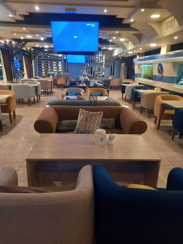 Captain S Hotel 50/58