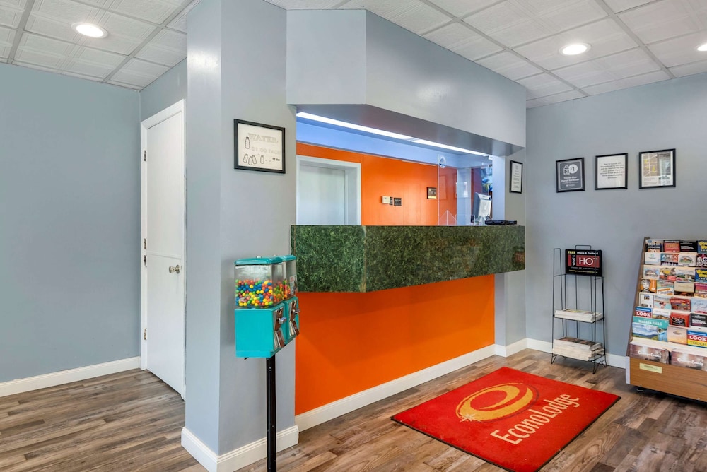 Econo Lodge Cortland Downtown NY 6/30