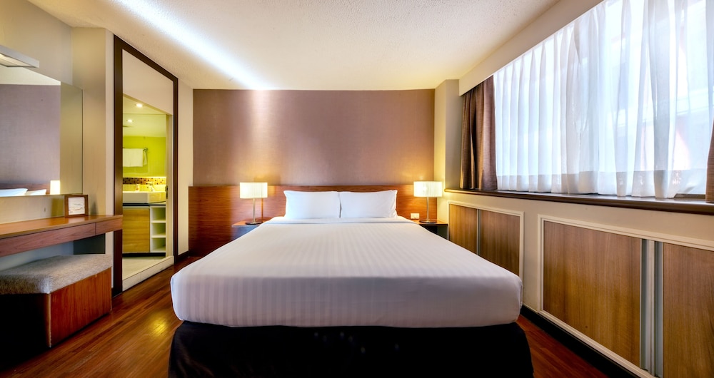 Bandara Silom Suites, Bangkok 26/78