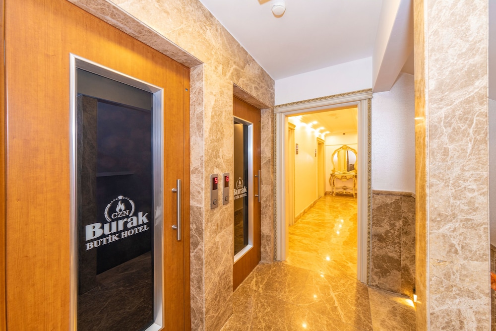 CZN Burak Hotel 36/74