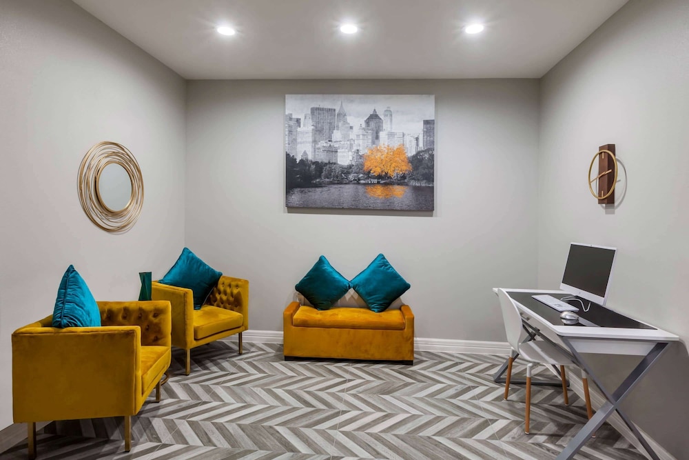 Super 8 By Wyndham Kingwood Houston North 25/36