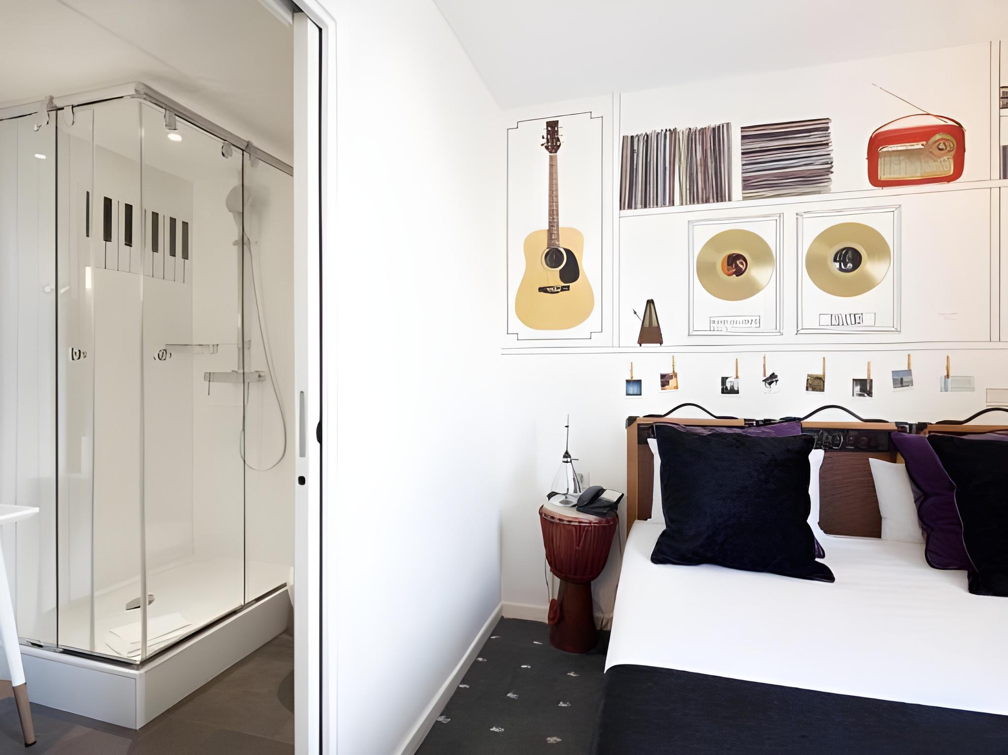 Deluxe, Suite