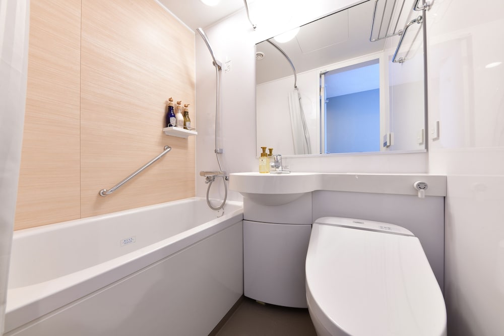 Vessel Inn Sakae Ekimae 26/66