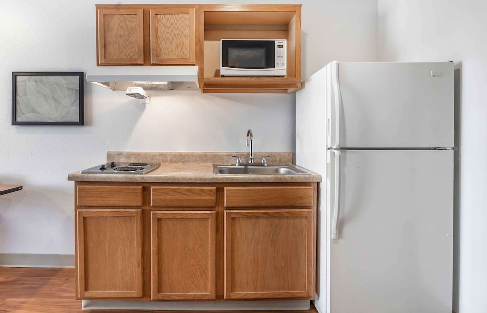Studio 6 Extended Stay Wichita South KS 42/51