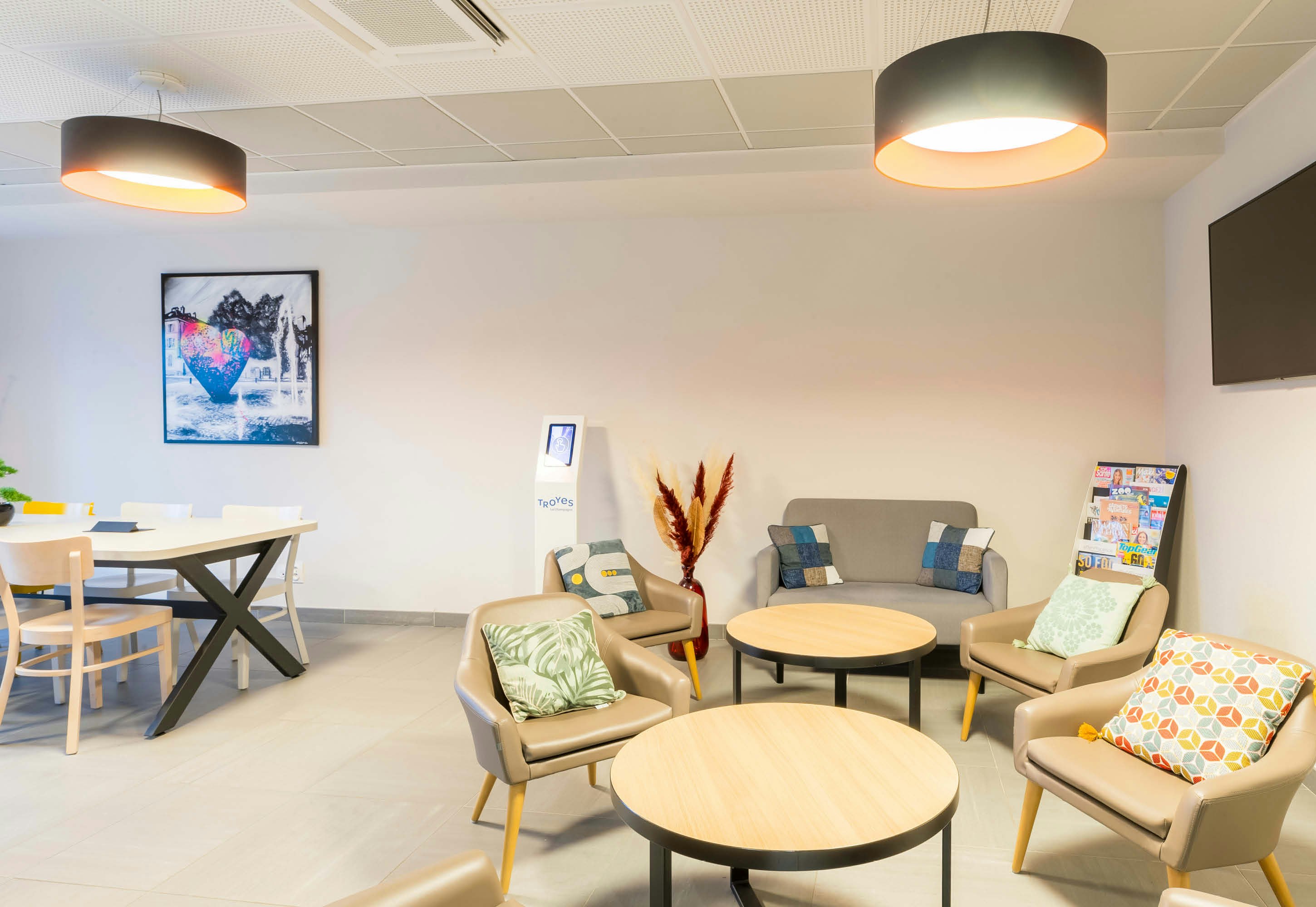 B&B Hotel Troyes Magasins d usine 11/26