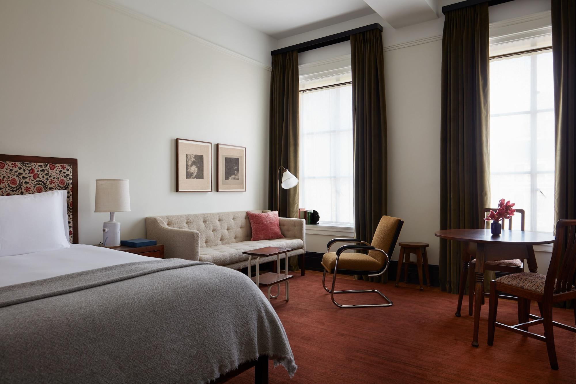 SUPREME, SUITE, KING BED, WITH VIEW