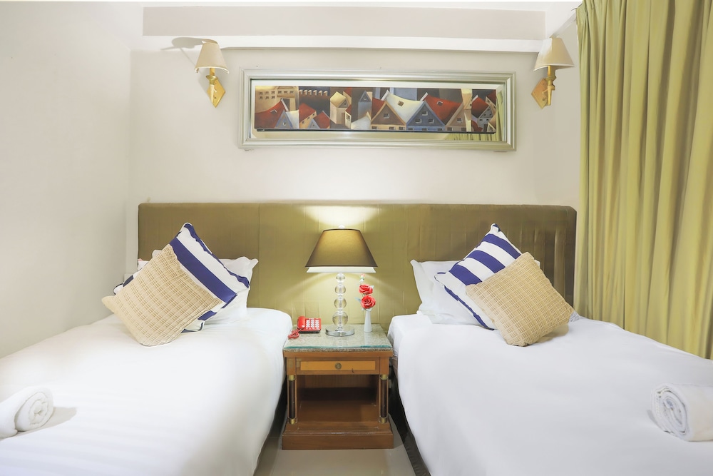 Diamond City Hotel 32/72
