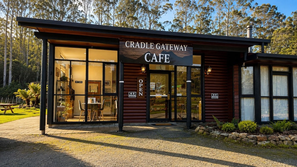 Cradle Forest Inn 1/50