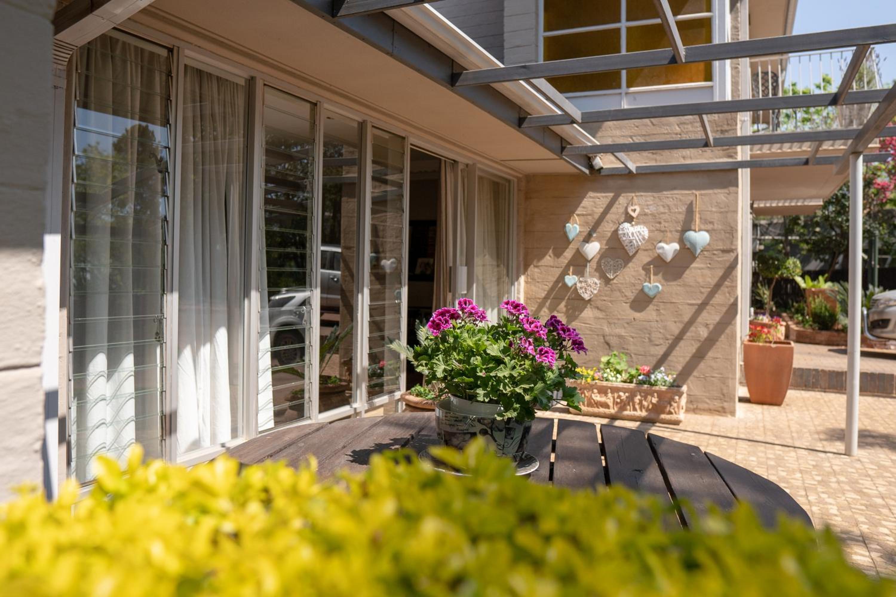Opstal Gastehuis 2/16