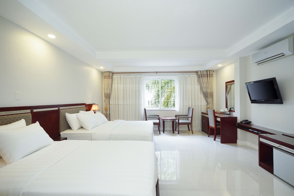 DELUXE, TWIN BEDS