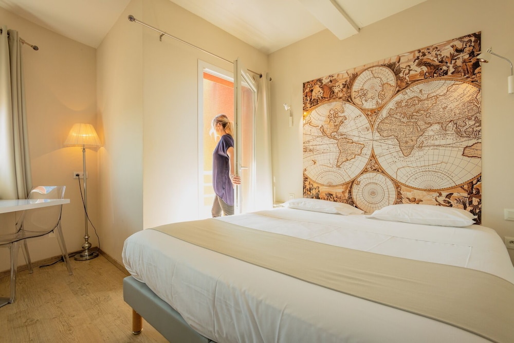 Hotel Grand Cap 6/38