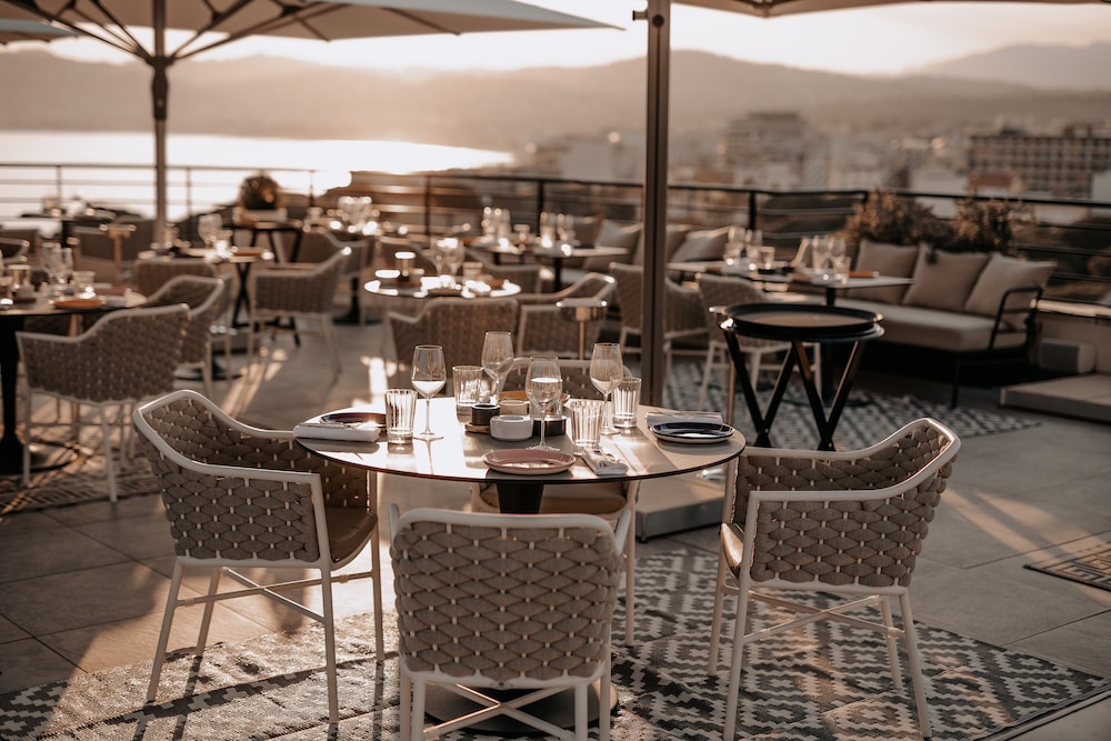 restaurant-cafeteria