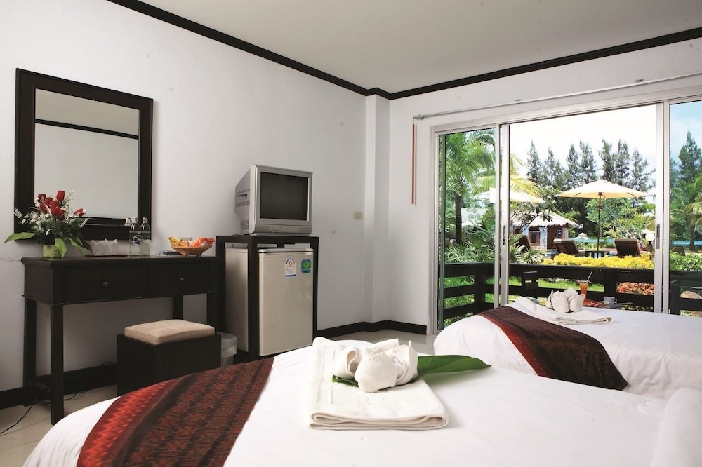 Nakhaburi Hotel & Resort 26/30