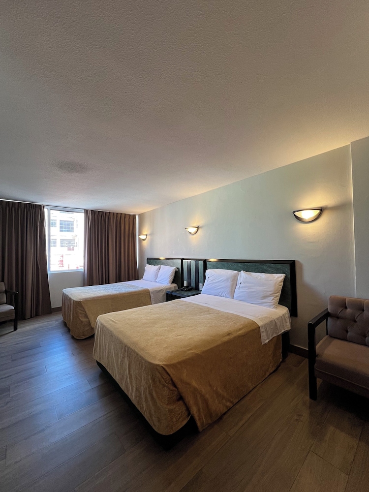 suite, 2 double beds