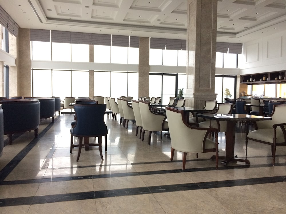 Altara Suites Da Nang 50/50