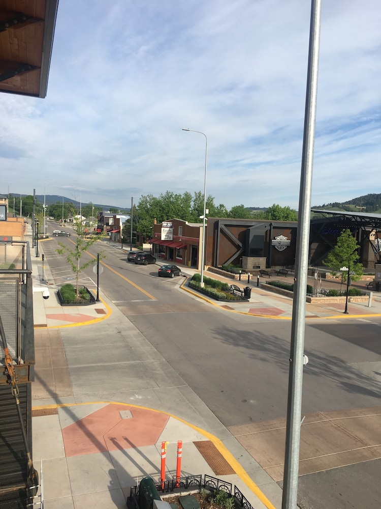 The Hotel Sturgis 37/50